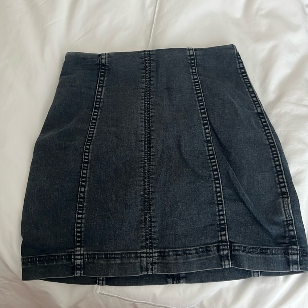 Free People dark wash denim mini skirt size 0